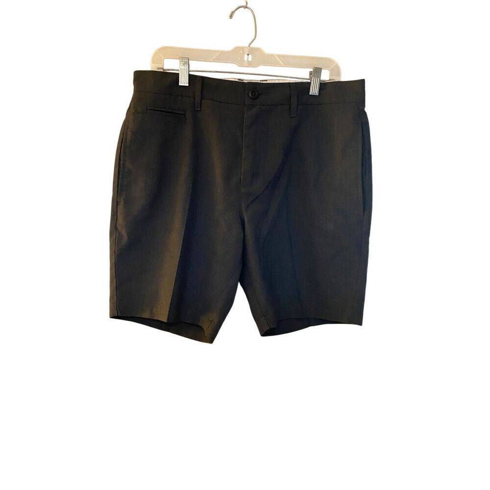 Rvca men’s gray nature, X industry flat front shorts, size 33